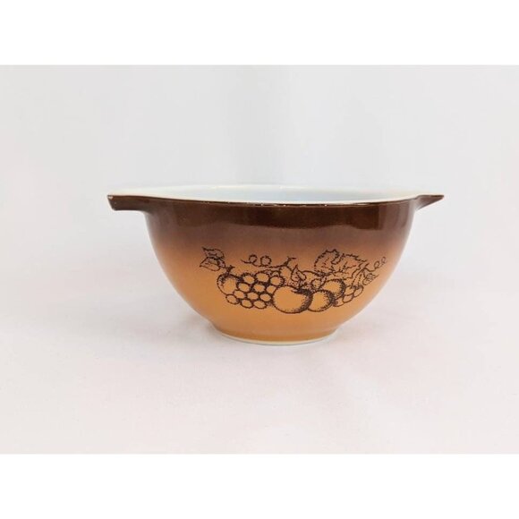 Vintage Pyrex Old Orchard 7" Cinderella Mixing Bowl | Brown Kitchen MCM Decor - Picture 5 of 8